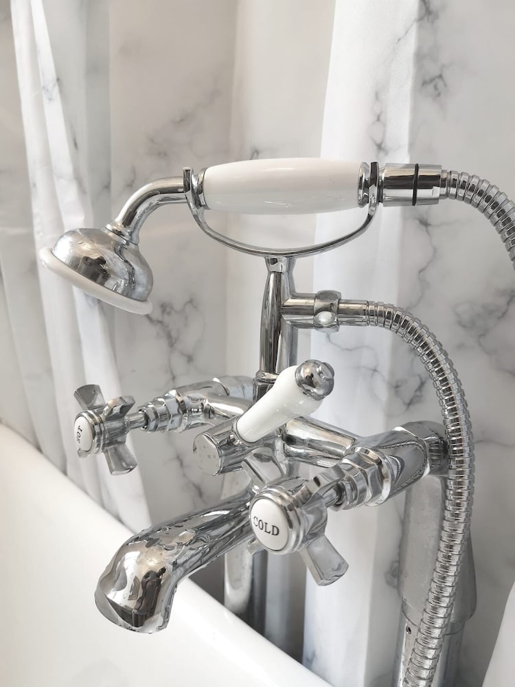 Фото Umbrella Properties Woolwich London