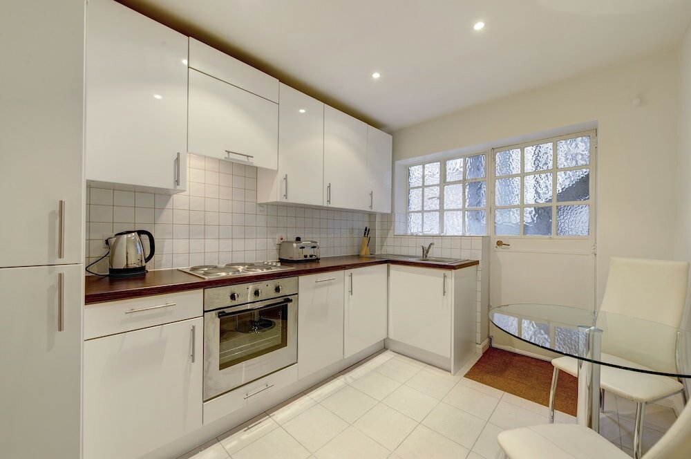 Фото Pelham Court Apartments