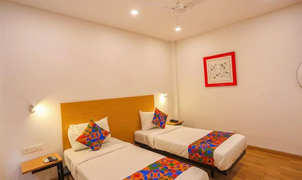 Фото Fabhotel F9 Paschim Vihar