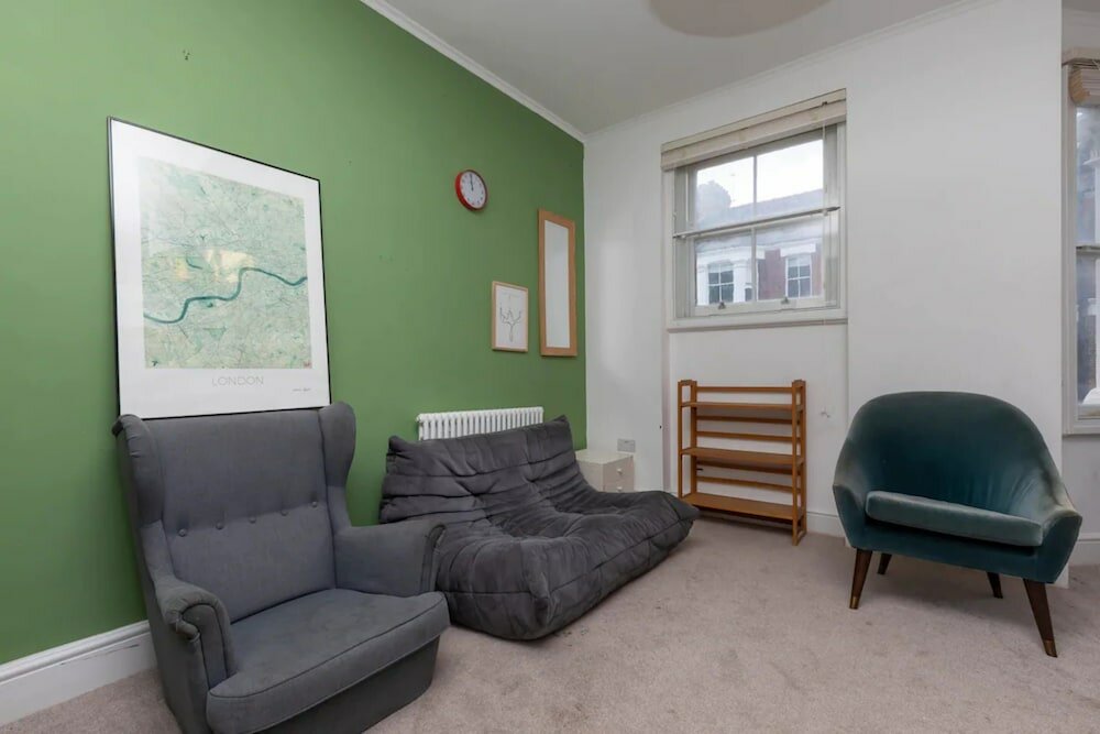 Фото Spacious 5 Bedroom Home in Camden