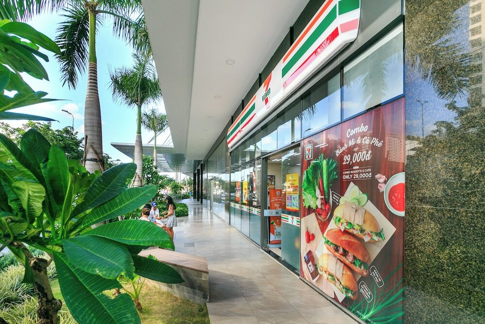 Фото Rivergate apartment infinity pool & Gym