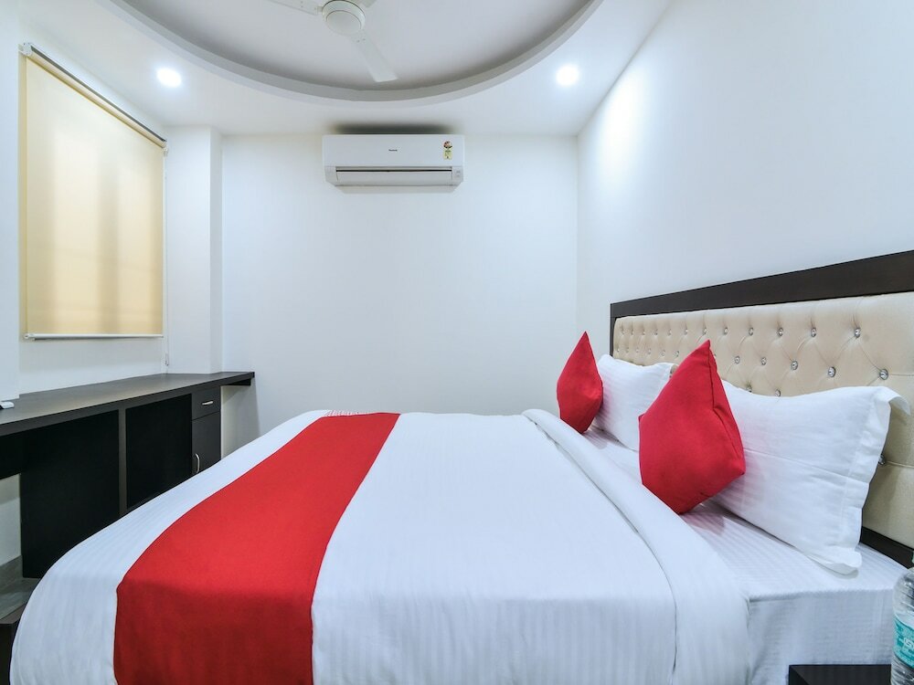 Фото Oyo 25086 Hotel Prince Plaza