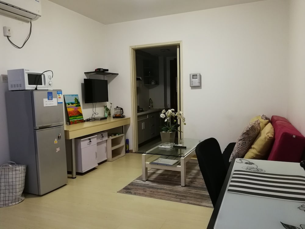 Фото Homehunter Short Term Apartment