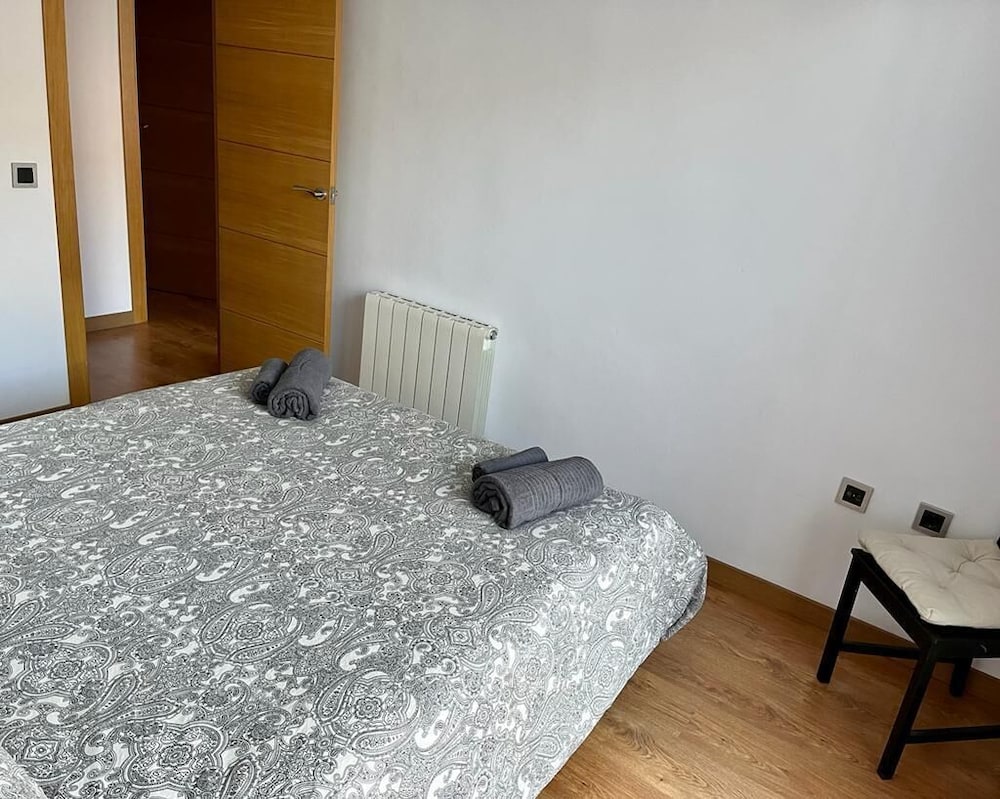 Фото Amplio apartamento cerca Fira y Centro