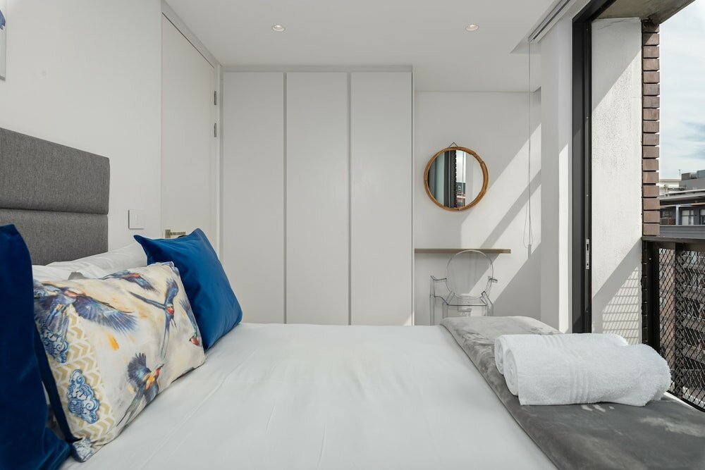 Фото The Iron Works 801