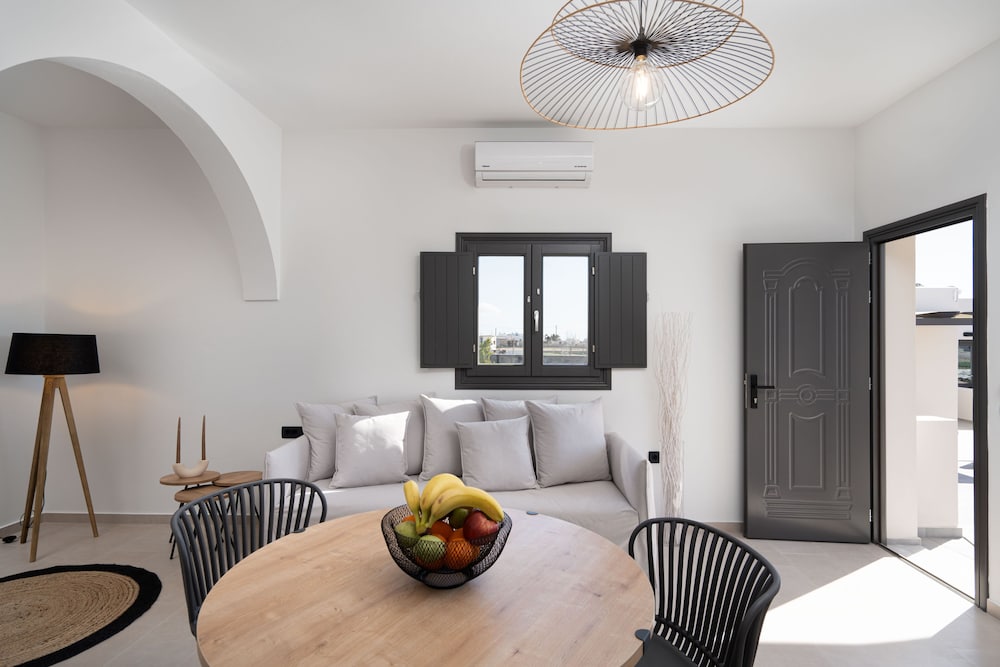 Фото Almira Luxury Suites