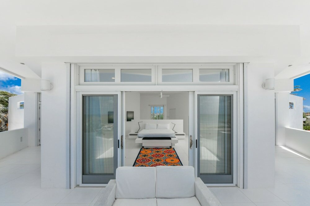 Фото Ocean Front 7-bedroom 7-bath Sunset Views Malmok!