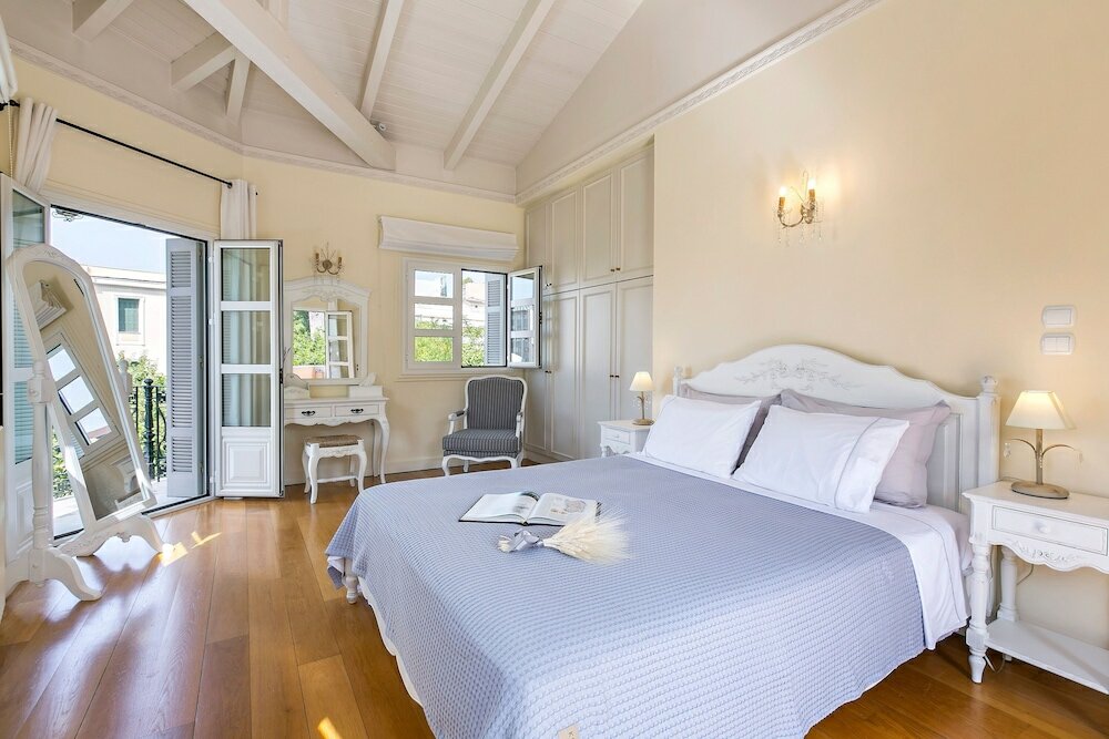 Фото Aerides Luxury Suites