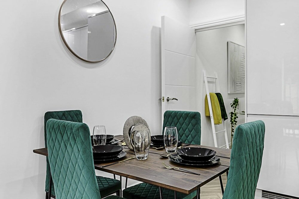 Фото Beautiful 3 Bed Abode in Hanwell