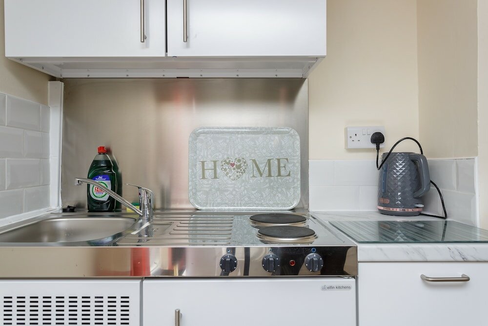 Фото St Mary's Modern Central Huge Studio Apartments