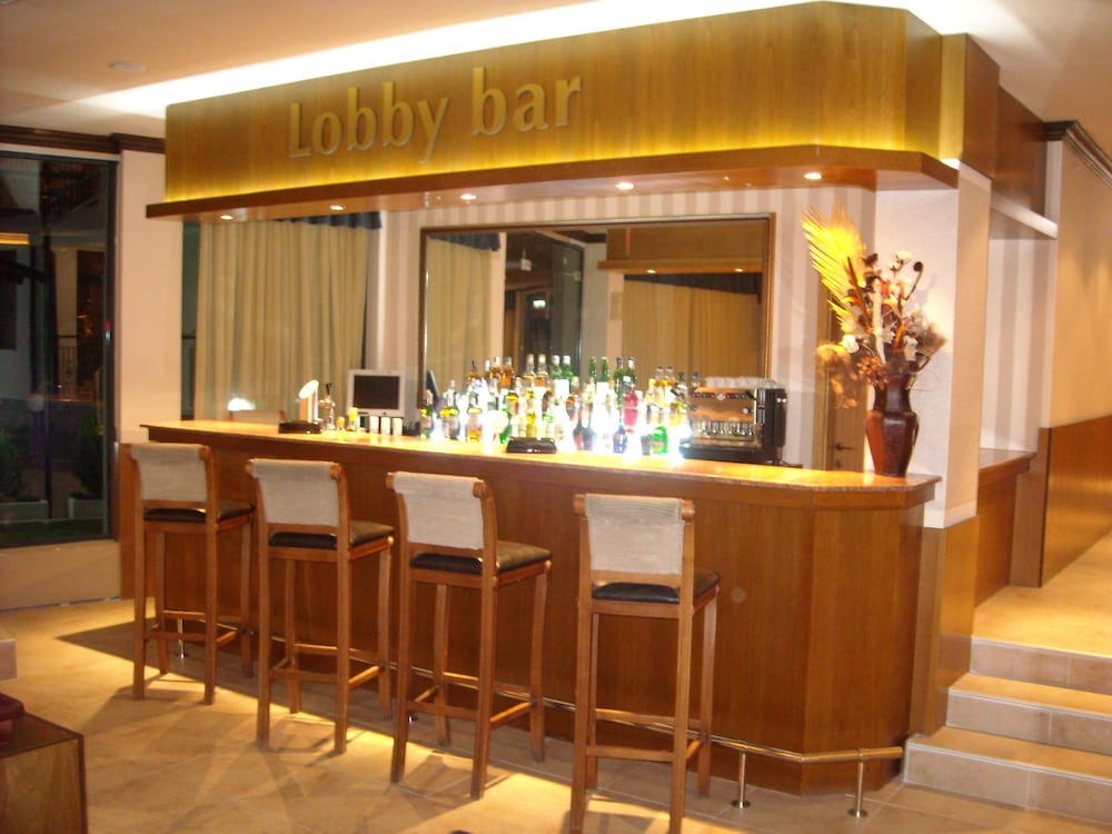 Фото One Bedroom Apartment with Balcony