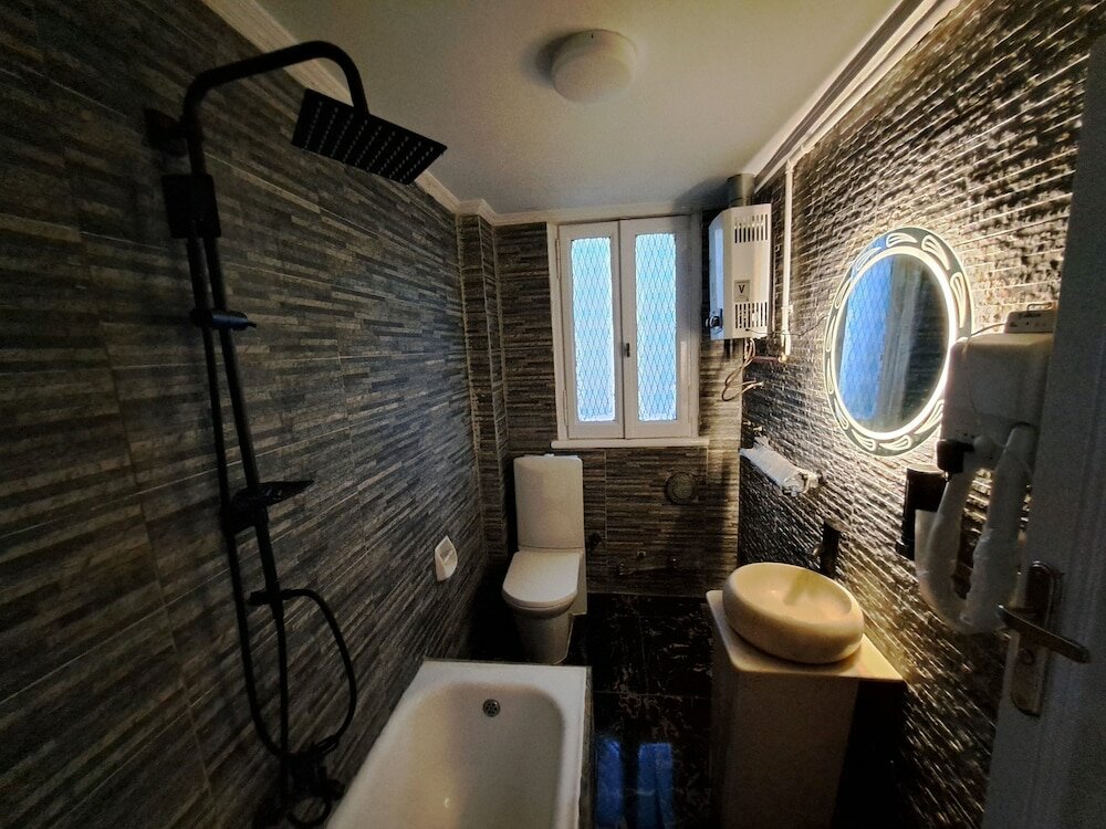 Фото Downtown Family Suites