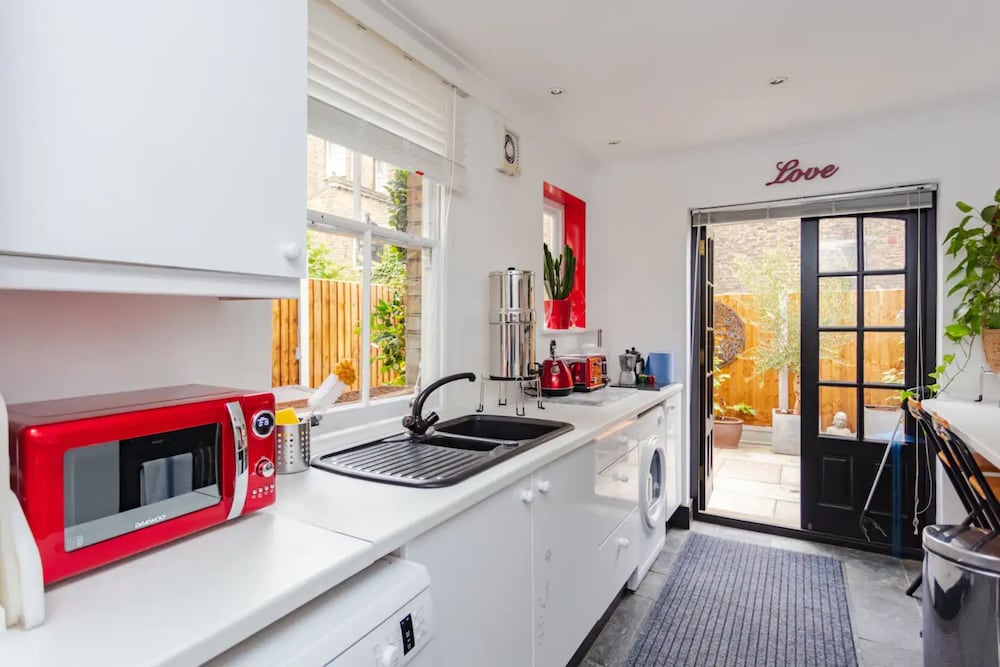 Фото Quirky 2 Bedroom Apartment in Elephant and Castle