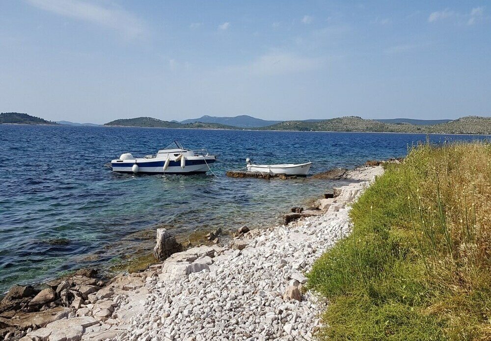 Фото Mari - Whole Island for you - H