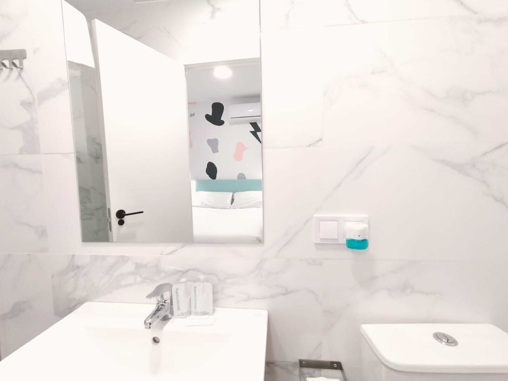 Фото Hostal Carmen by gaiarooms