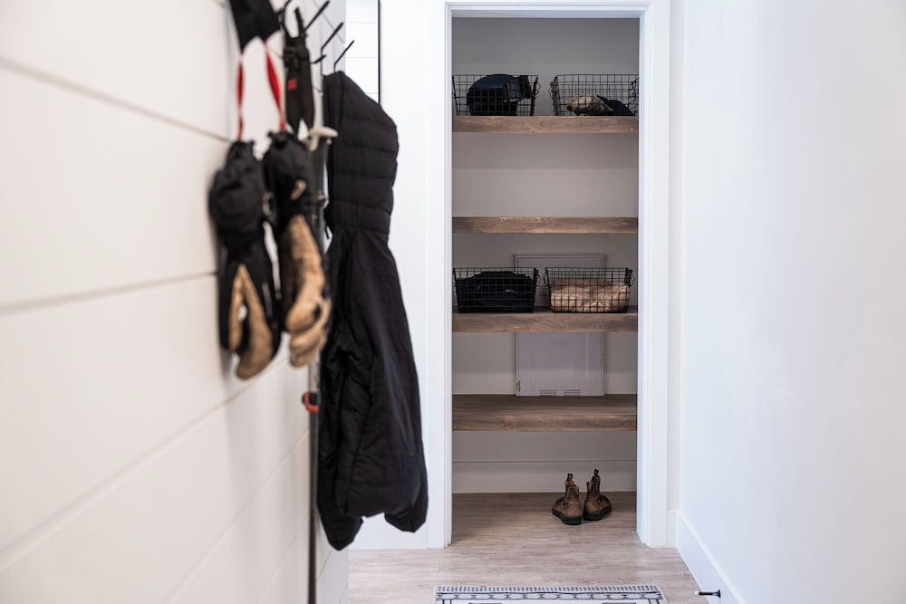 Фото Glades and Green by Revelstoke Vacations