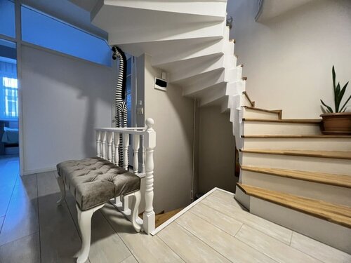 Апартаменты Sleek Flat Close to Osmanbey Metro Station в Шишли