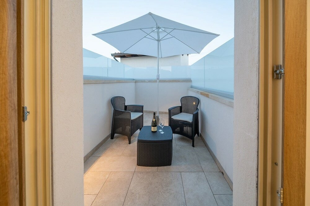 Фото Aurosa Bed and Breakfast