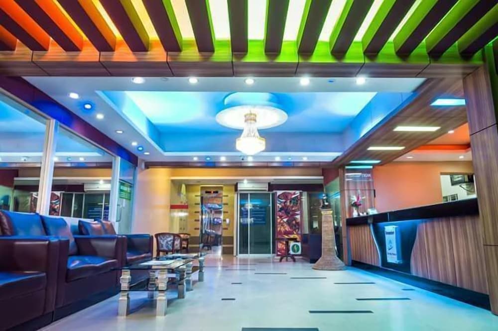 Фото Impiana Hotel Ltd