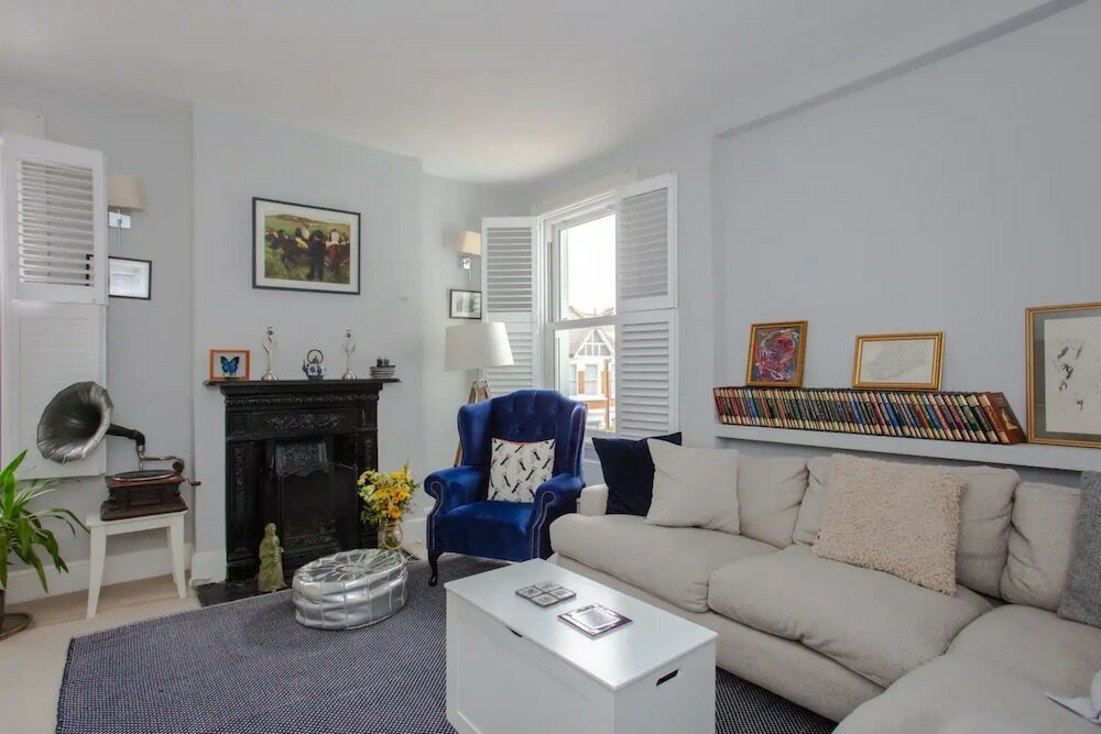 Фото Bright2 Bedroom Apartment With Roof Terrace in Wimbledon