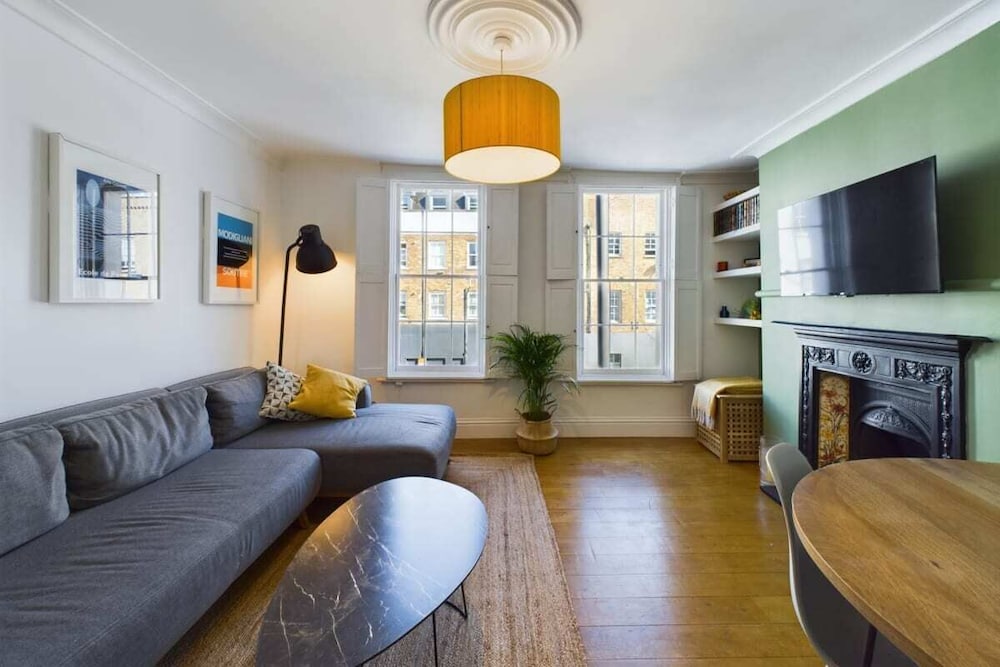 Фото The Dalston Hideout - Captivating 2bdr Flat