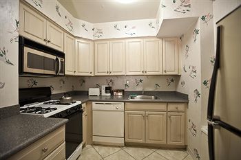 Фото Murray Hill East Suites