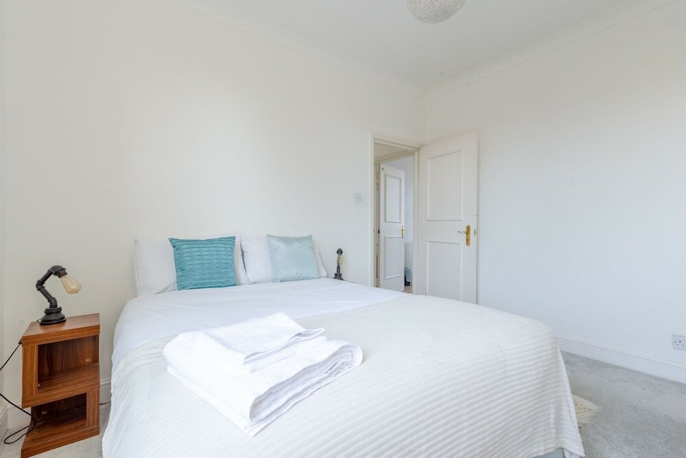 Фото Spacious 3 Bedroom Flat in Brixton