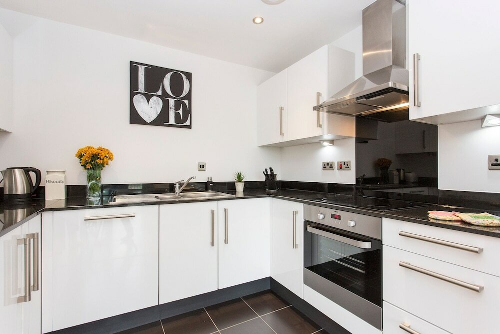 Фото Altido Lovely 1-bed Flat Near 02 Arena