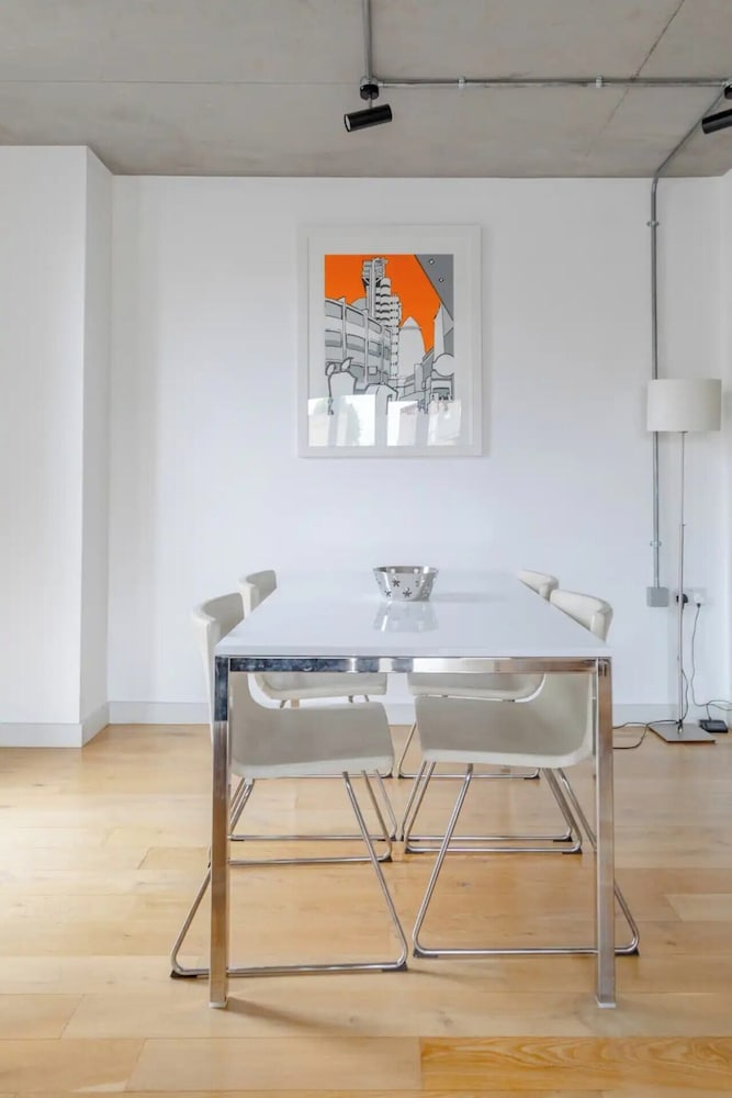 Фото Beautiful & Bright 2bd Flat - Dalston!