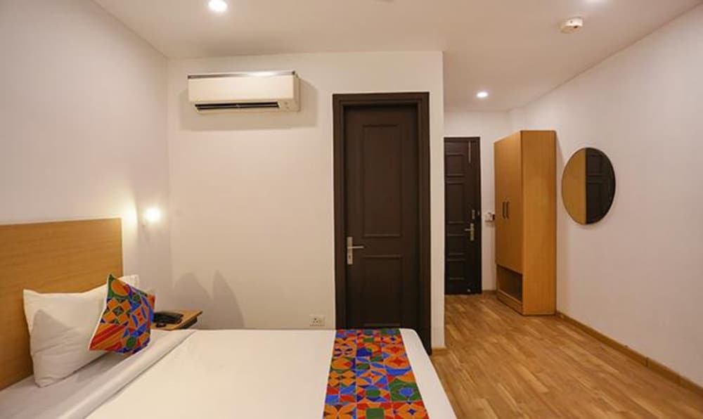 Фото Fabhotel F9 Paschim Vihar