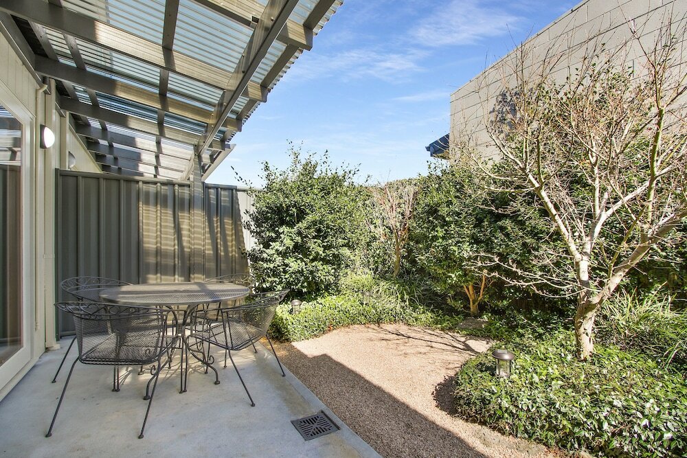 Фото Apartments on Church - Unit 7