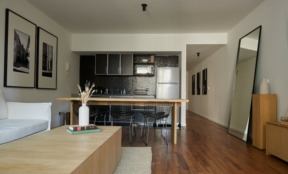 Фото Charming 1 bedroom Apartment III