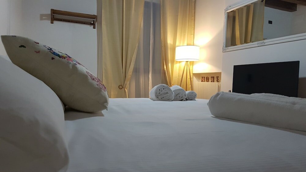 Фото Palazzo Ponte Pietra