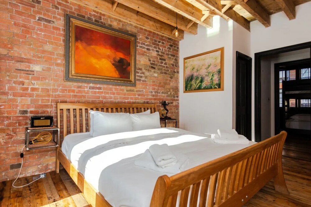 Фото Spectacularly Unique 4 Bedroom House in Bethnal Green