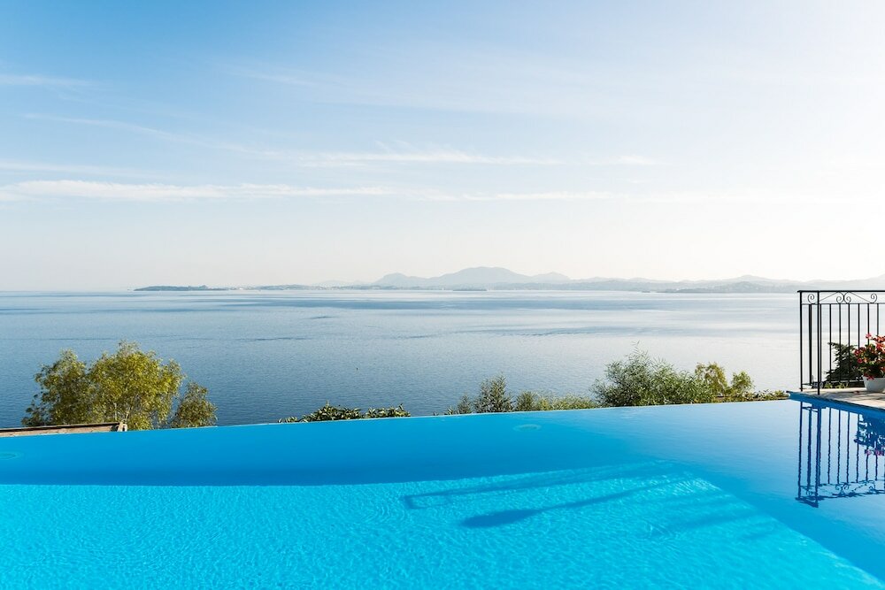 Фото Four-Bedroom Villa Eleni by Konnect, with Private Pool & Stunning Seaview