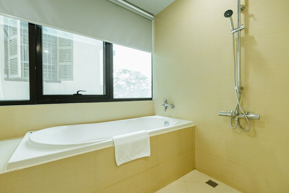 Фото Hb Serviced Apartment - 121b Quan Hoa
