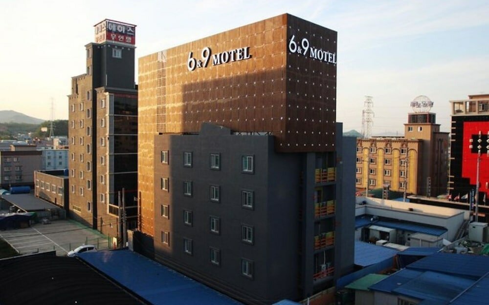 Фото отеля 1