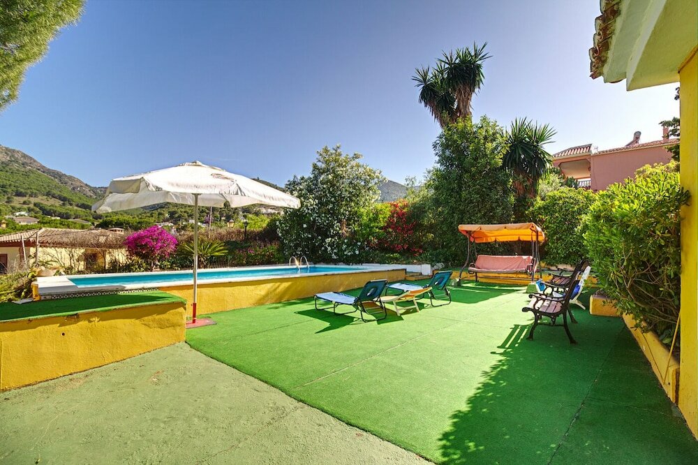 Фото Casa Rural con Piscina Privada EN Málaga