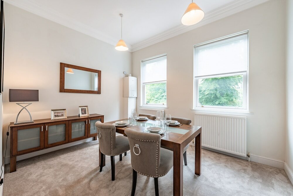 Фото Somerset Court Apartments