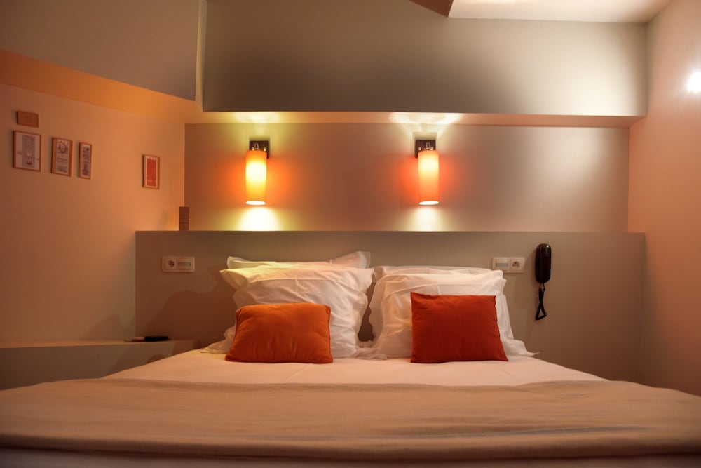 Фото Hotelo Lyon Charité