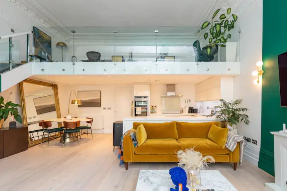 Фото Contemporary 2 Bedroom Flat W/balcony - Bayswater!