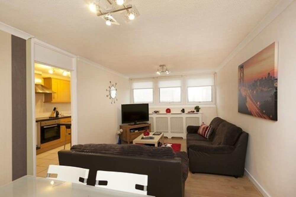 Фото Victoria Centre Apartments & Annexe