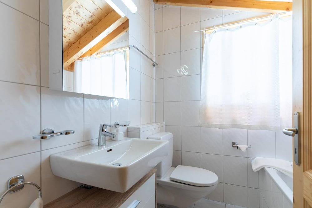 Фото Chalet Belle Roche Recently Renovated Jacuzzi