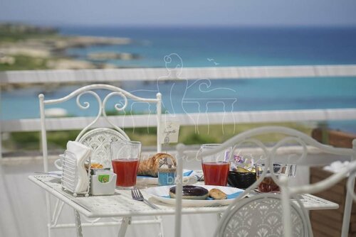 Гостиница Bb Balconi Sul Mare Standard Room With Balcony Overlooking the sea la Staffa