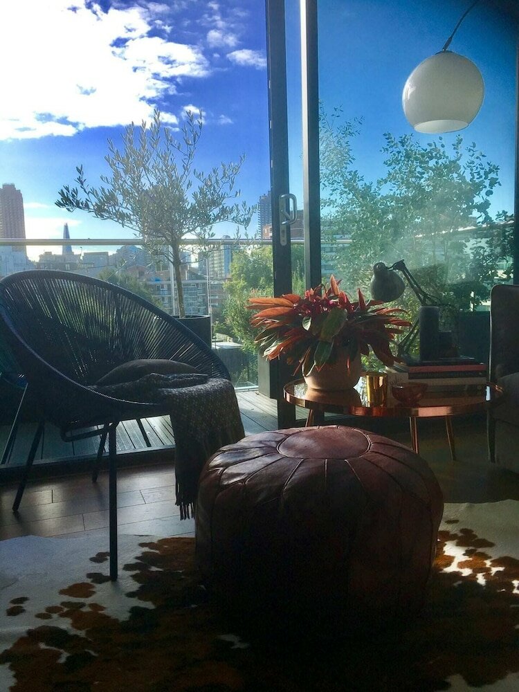 Фото Contemporary 1 Bedroom Flat With Stunning London View