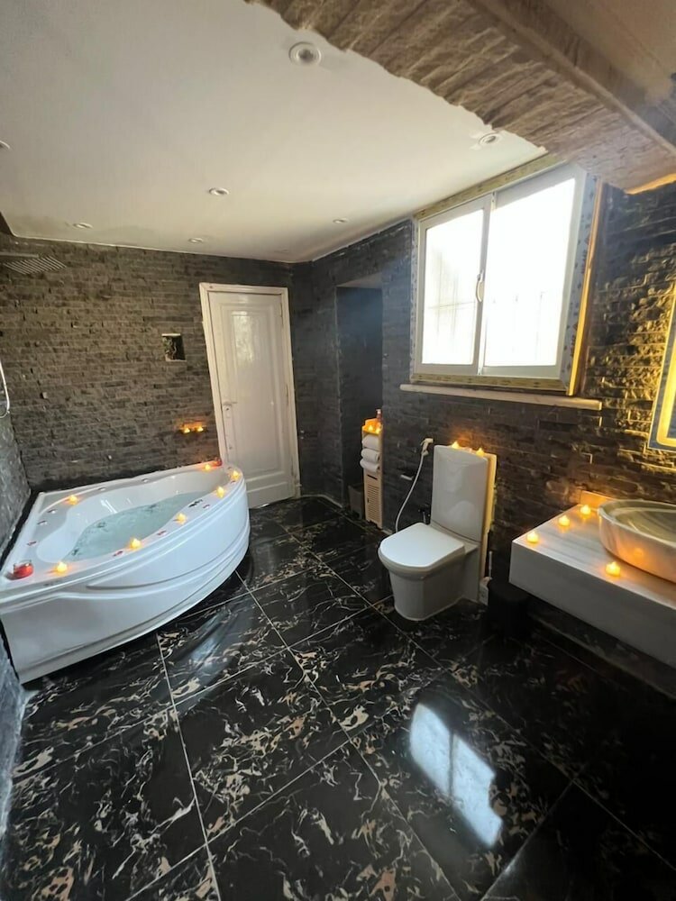 Фото Downtown Family Suites