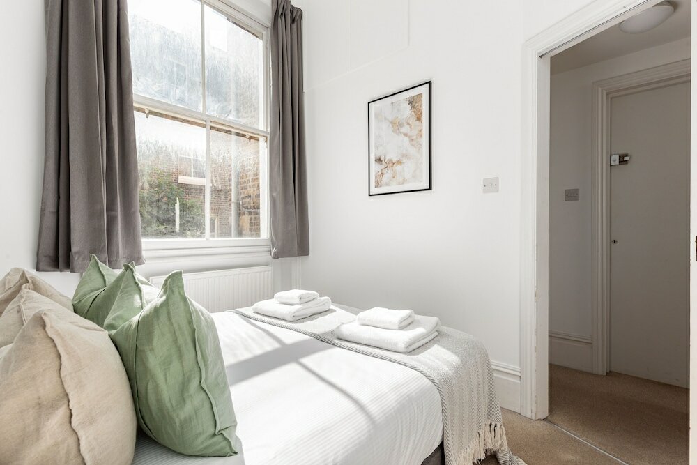 Фото The Kensington Apartments