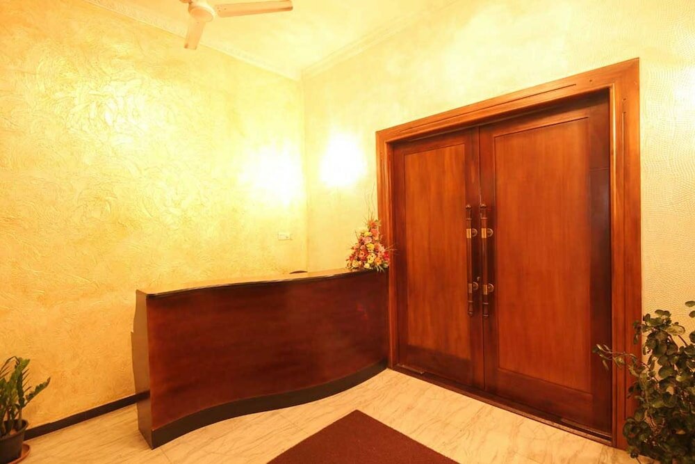 Фото Sanoreech Hotel