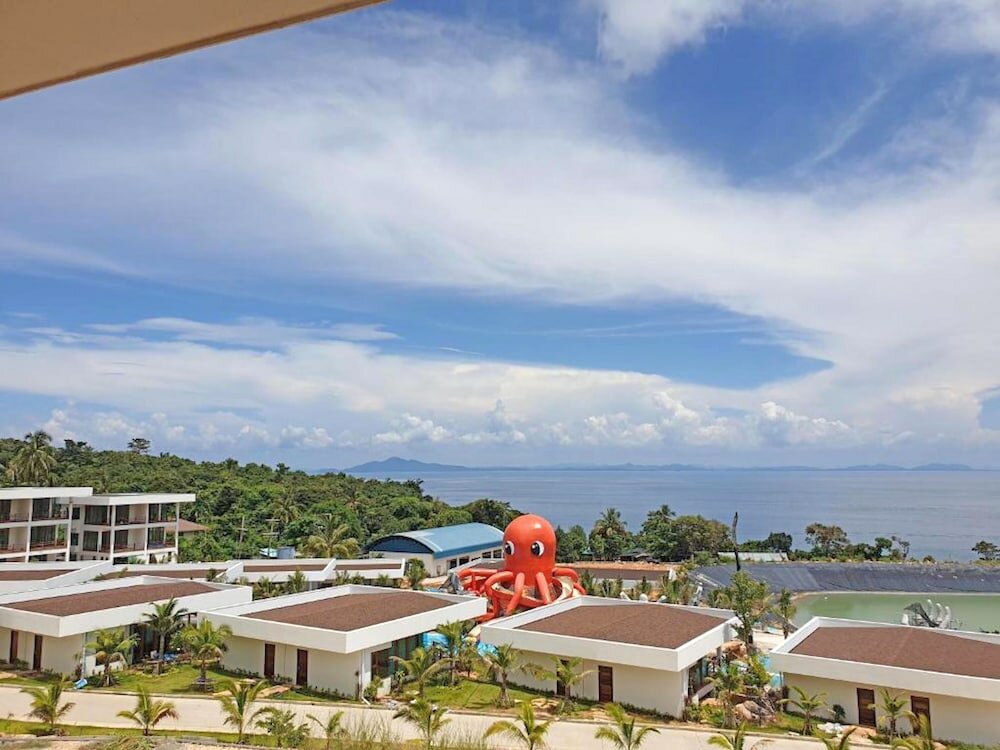 Фото Phi Phi Mountain Beach Resort