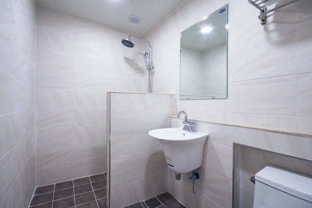 Фото Yeosu Party Motel and Guest House